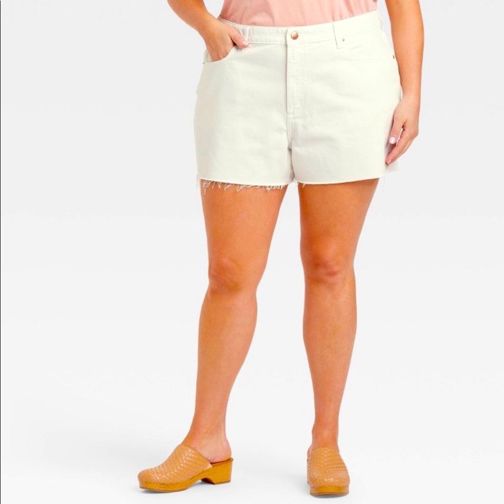 Women’s Plus Size White Denim Jean Shorts, Size 16W